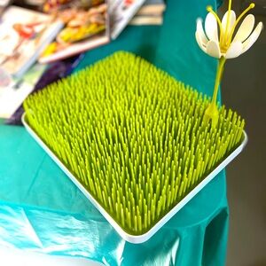 Boon bottle drying rack with flower attachment